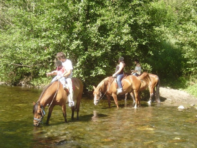 cruzando el rio